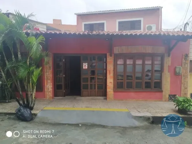 CASA PARA FINS COMERCIAIS OU RESIDENCIAL