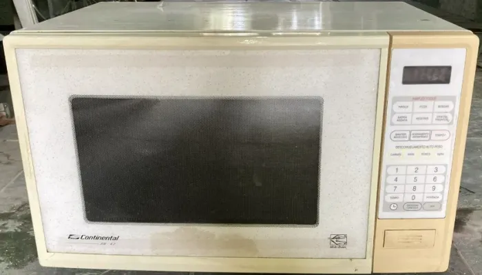 Micro-ondas Continental AW42 (Com Defeito - Para Conserto ou Retirada de Peças)