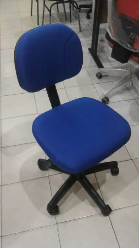 Cadeira secretária giratória