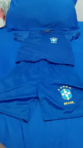 Roupa infantil do Bahia e Brasil