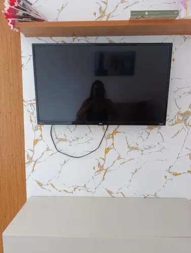 Vende-se tv com tela queimada