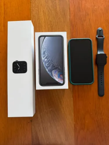 Vende-se iPhone XR + Apple Watch Series 5.