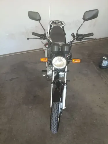 Titán 125