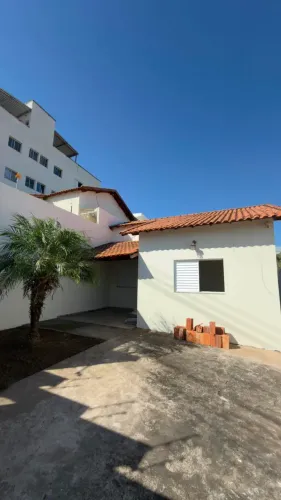 Casa para venda com 55 metros quadrados com 2 quartos