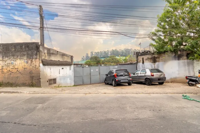 Terreno na Estrada da Cachoeira, 1145 2900 m²