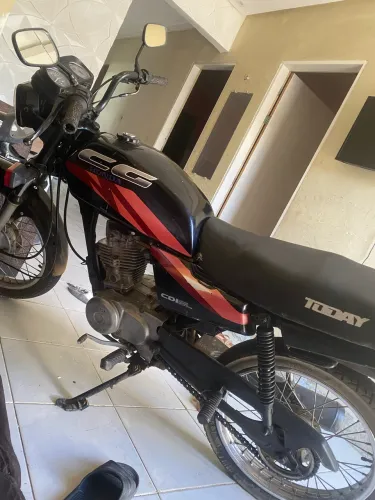 Motinha boa pra quem quer uma moto boa e barata