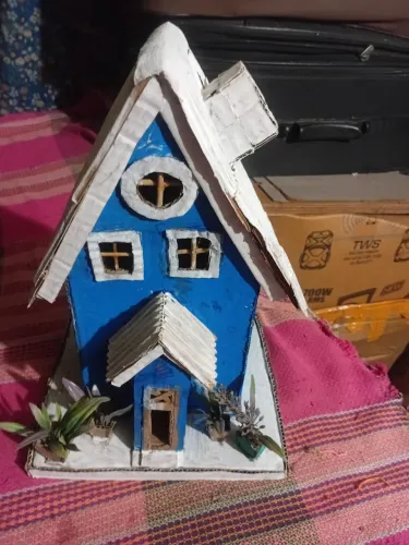 Casinha natalina média de Led artesanal*nova*!