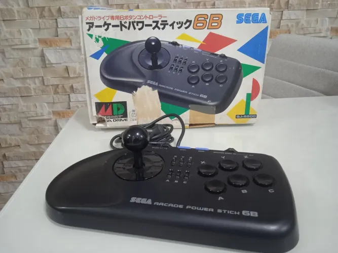 Controle arcade original Mega Drive japonês com caixa