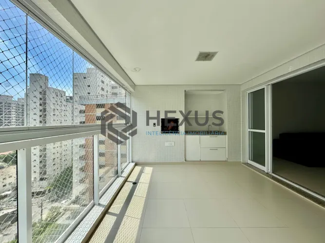 Apartamento com varanda gourmet e lazer completo na Praia das Pitangueiras, Guaruja