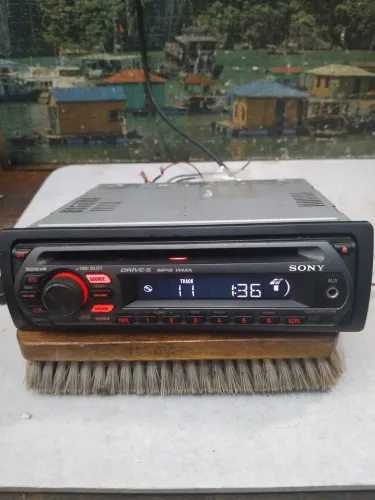 Toca Cd Sony CDX GT 217 XB.
