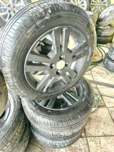 aro 15 agile pneus novinhos