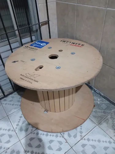 Carretel de madeira