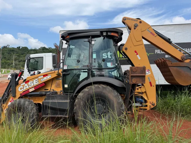 Retroescavadeira case 580N 