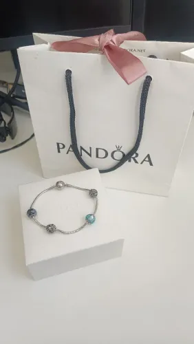 Pulseira Pandora Essence com 4 charms