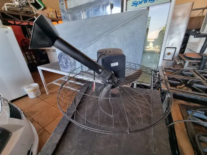 Ventilador de parede Ventisol usado funcionando 100%