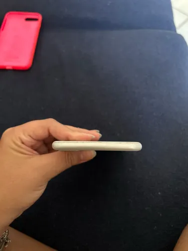 Celular iPhone 8 Plus, 64GB! Em excelente estado, funcionando tudo.