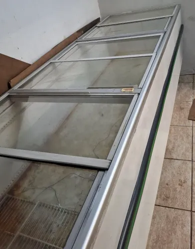 ILHA COMERCIAL 3 METROS COM 6 PORTAS