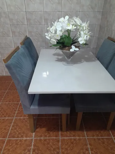 Mesa 4 cadeiras