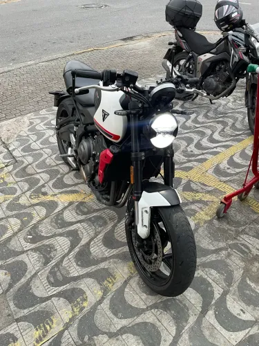 Triumph Trident 660