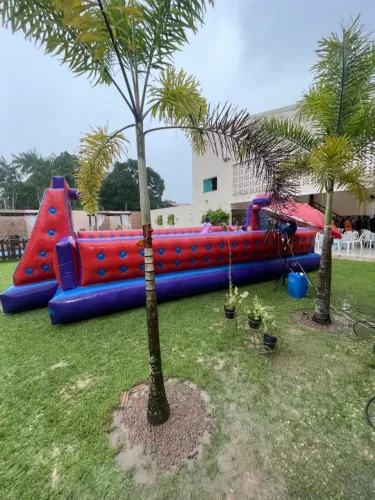 locação de futebol de sabão, tobogã,mesa de disco 