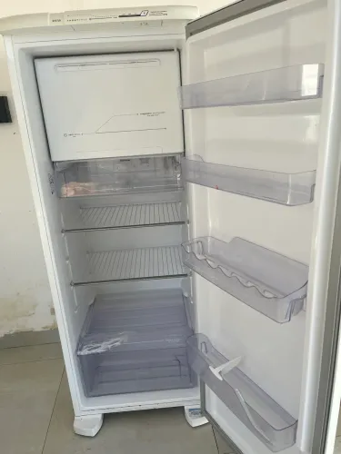 Vende-se  geladeira 