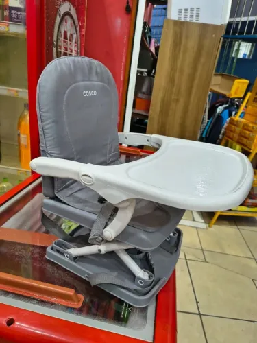 Cadeirinha de alimentação portátil