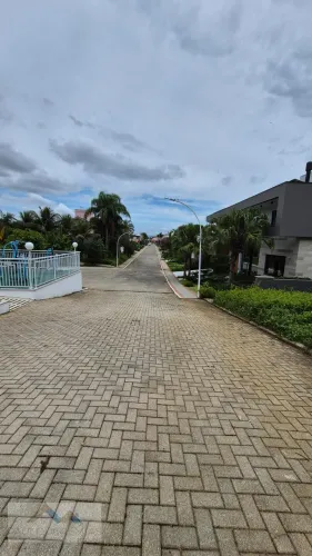Terreno à venda em Ponta das Canas, Florianópolis, por R$ 1.400.000. Excelente localização