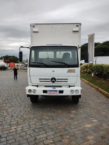 Vendo caminhão MB 1318 baú 7m