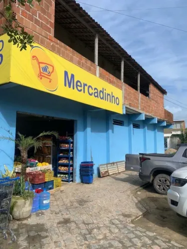 Vendo mercadinho + casa na laje e um terreno grande ao lado