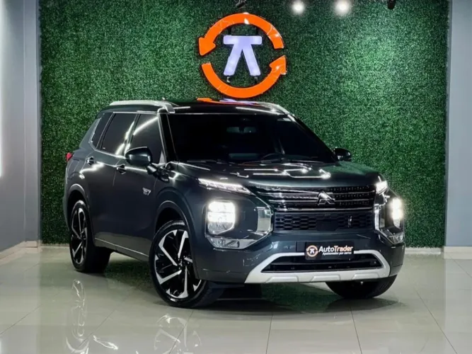 Mitsubishi Outlander Signature 2.4 4X4 AUT (híb) 2026
