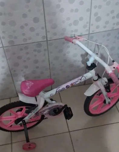 LINDA BICICLETA INFANTIL FEMININA ARO 16 SEMI NOVA