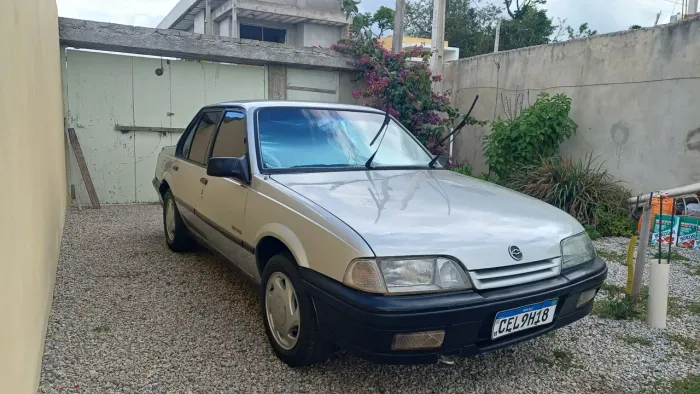 Chevrolet Monza GLS/ Hi-tech 2.0 EFI 2P E 4P 1996