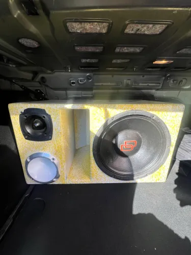 VENDO OU TROCO CAIXA DE SOM TRIO AUTOMOTIVO COM MÓDULO E FONTE CHAVEADA 