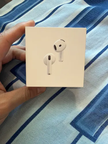 AirPods 4