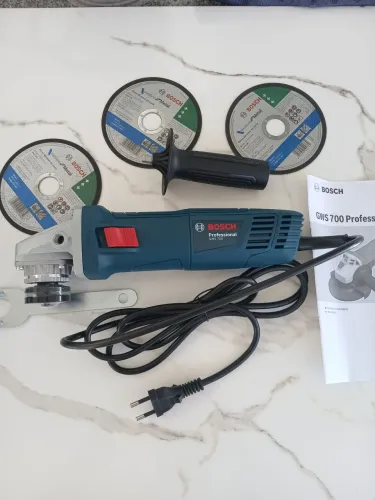 Não Abaixo Preço/Esmerilhadeira 110V Angular 4.1/2 Pol 700w Gws Bosch<br><br>Discos Bosch