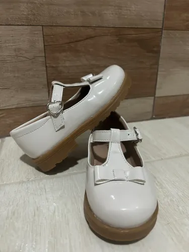 Sapatilha infantil modelo boneca