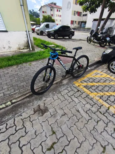 Nero 5 COM MT 200 preta