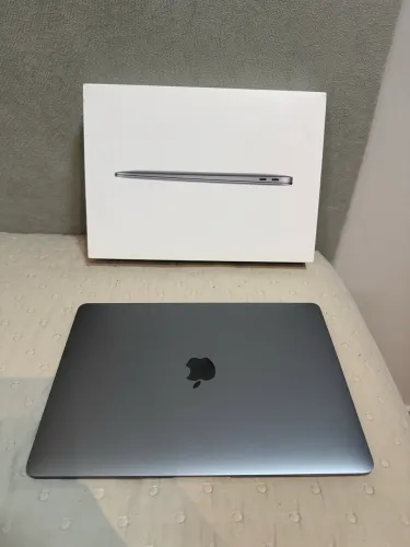 MAC BOOK AIR M1 8GB RAM 256 GB SSD 13,3 POLEGADAS