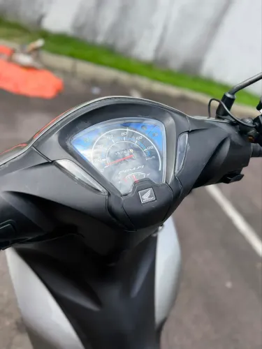 Biz 2023 com 39 mil km por apenas 11.600