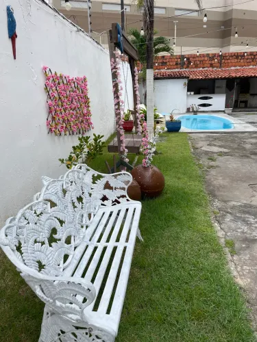 Área de lazer ao lado do Rio Anil Shopping