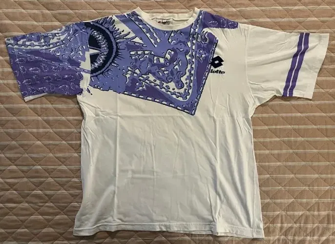 Camiseta Vintage Lotto Anos 90 - Raridade Colecionador (Estilo Fiorentina 92)