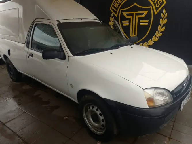 Ford Courier 1.6 L/ 1.6 Flex 2012