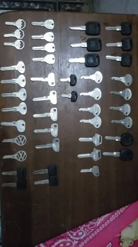 44 chaves sem uso vários carros 10 cada ou 350 todas