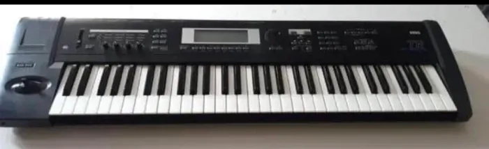 Teclado korg TR 61