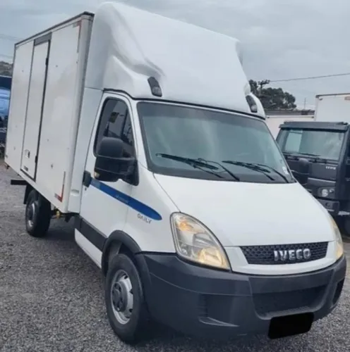 Iveco Daily 35s14 Baú 2013