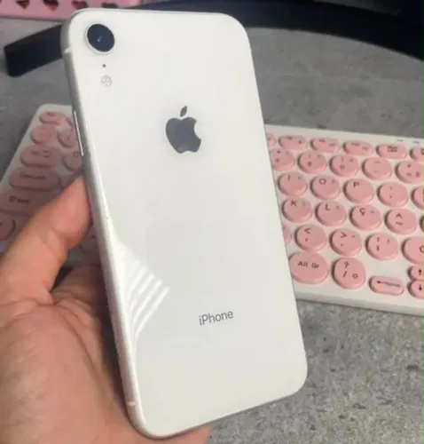 iPhone XR semi novo sem nenhum arranhão