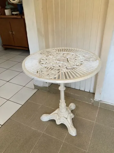 Mesa de Ferro Fundido ( ótimo estado)