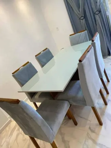 6 CADEIRA LUXO E MESA DE JANTAR TAMPO COM VIDRO VÁRIAS CORES EM OFERTA 