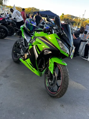 Kawasaki ninja 300 abs