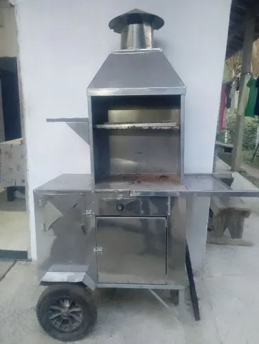 Vendo carrinho de churrasquinho completo inox, com compartilhamento de bebidas.